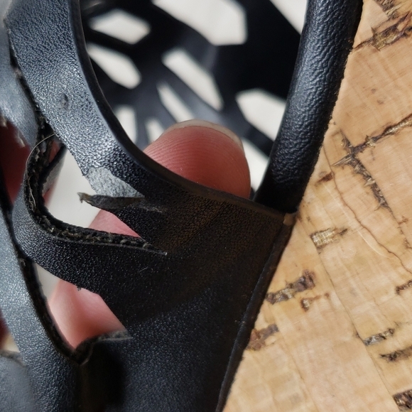 Charles David laser cut wedge sandal 6.5M - Picture 10 of 10